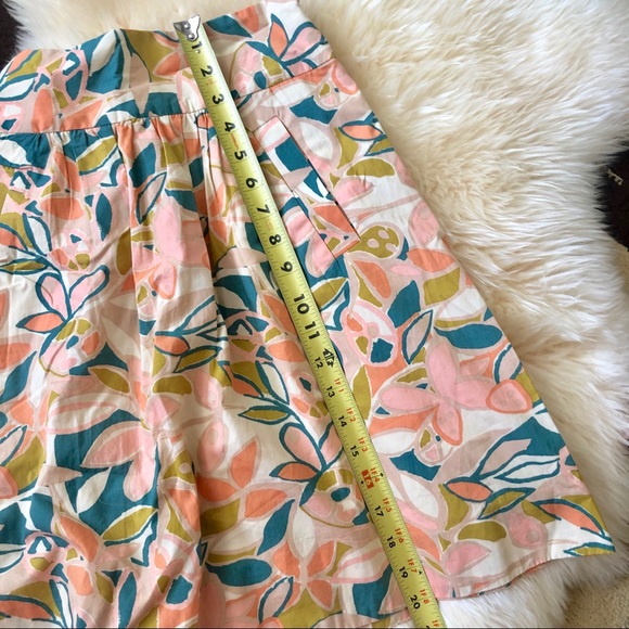 J. Crew // Size 0 // Floral Skirt with Pockets! - Picture 6 of 6